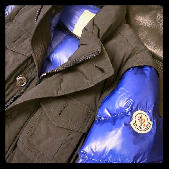 Moncler Blue puffer jacket - Picture 1 of 7